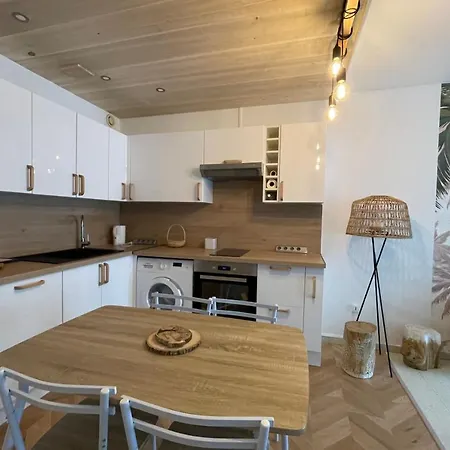 La Mediterranee Au Coeur Du Village 50 M De La *