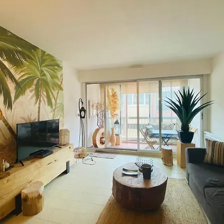 Apartment La Mediterranee Au Coeur Du Village 50 M De La Le Grau-du-Roi