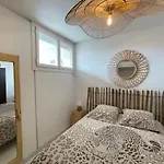 La Mediterranee 50 M Apartment