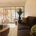 Apartment La Mediterranee 50 M *