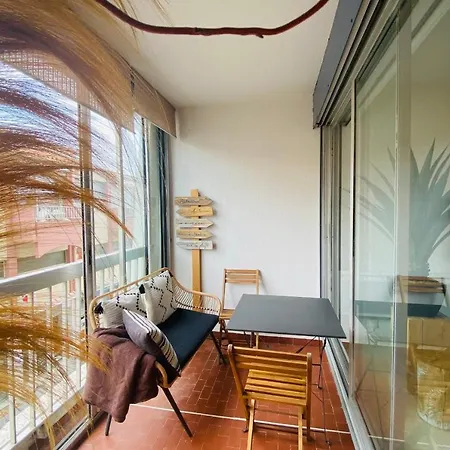 Apartment La Mediterranee Au Coeur Du Village 50 M De La Le Grau-du-Roi