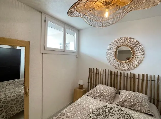 La Mediterranee Au Coeur Du Village 50 M De La *