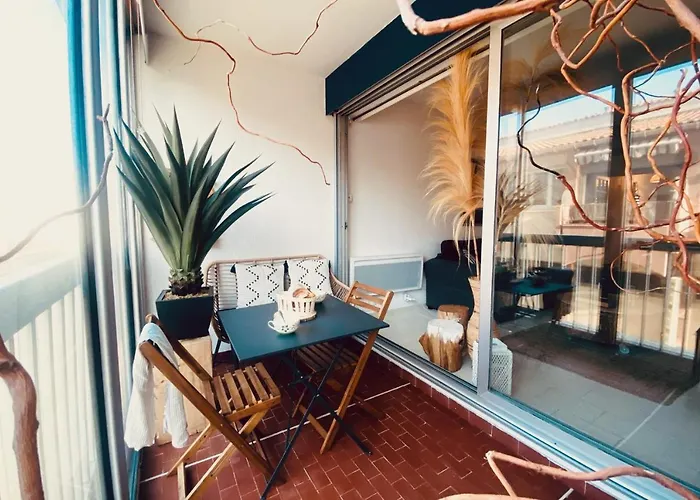La Mediterranee Au Coeur Du Village 50 M De La